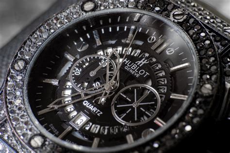 qu est ce qu un hublot|why Hublot watches are expensive.